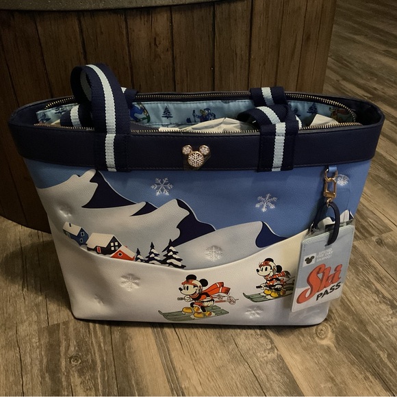 Her Universe Handbags - Disney Her Universe Mickey and Friends Ski Tote With Wristlet NWT